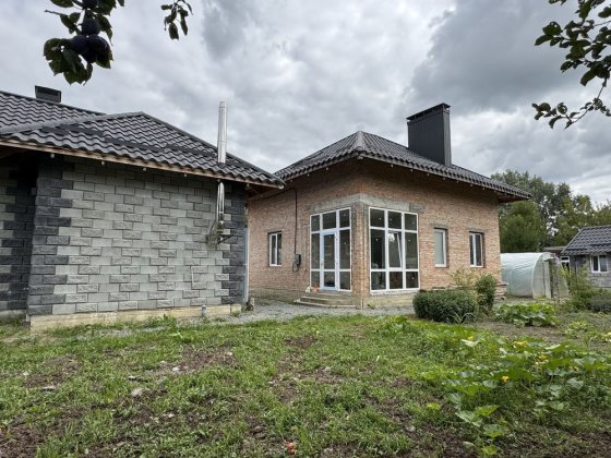 Продається затишна садиба біля Здолбунівського карʼєру Здолбунів