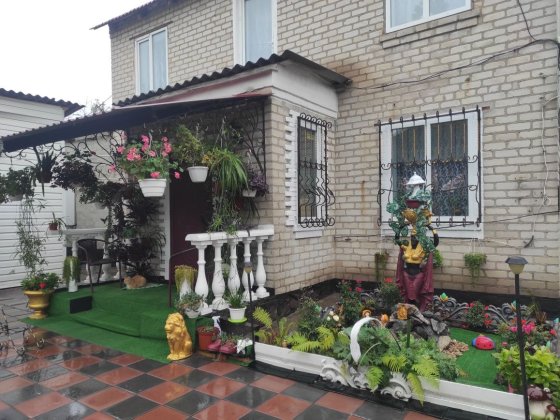 Продам или сдам(в аренду )двухэтажный добротный дом в центре города, с Знам'янка