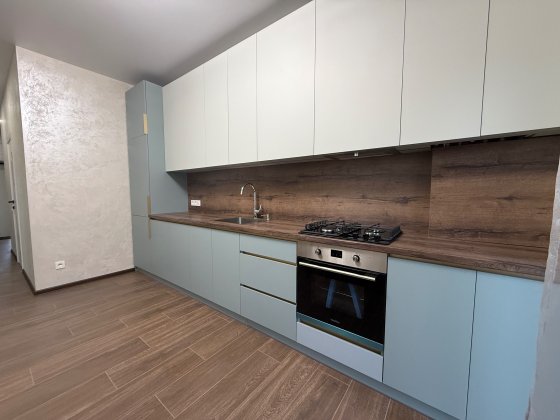 Одноповерховий таунхаус з ремонтом і власним переднім двором Гостомель