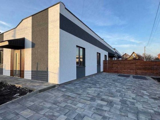 Кутовий таунхаус з ремонтом від забудовника. 3,5 сотки, газ! Гостомель