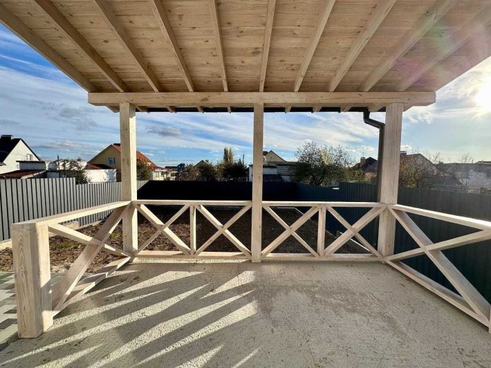 Просторий будинок 130м² з паркуванням на 2 авто і якісним будівництвом - фото 1