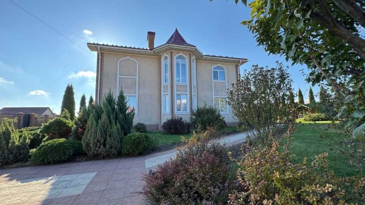 Готовий до проживання будинок 246 м² з ландшафтним дизайном - фото 1