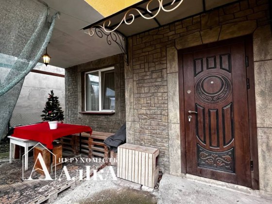 В продажі частина будинку Каменец-Подольский