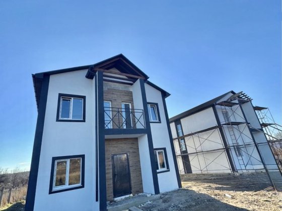 Продам будинок в хорошій локації біля озера Гостомель