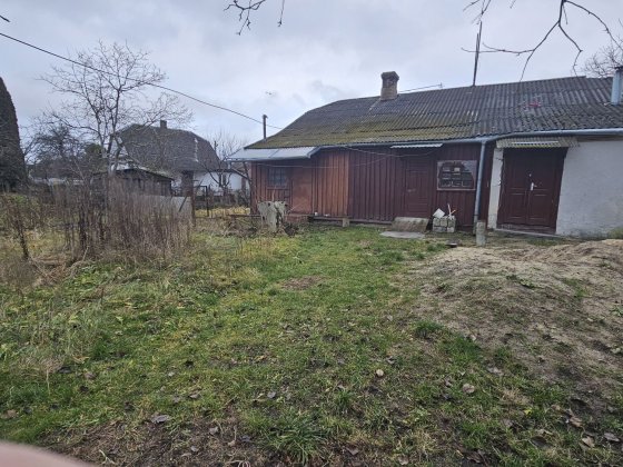 Пів будинку в центрі Ковель