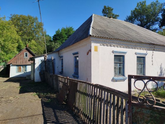 Цегляна частина будинку, окрема адреса, свій двір, Малин, 5 сот. землі Малин