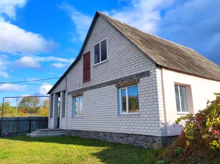 Продаю уютный и очень теплый дом  г Мерефа рядом сосновый бор и озеро - фото 1