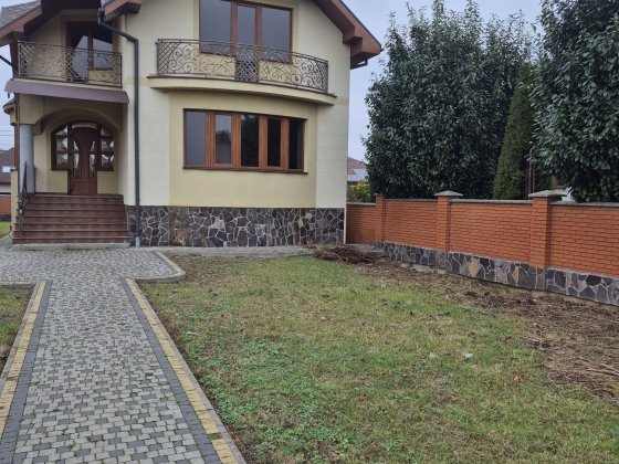 Продаж будинку на набережній. Мукачево