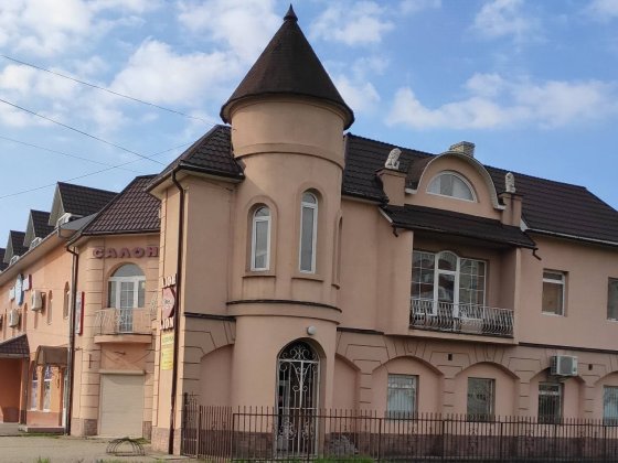 Продається , будівля в центрі міста  2 та 3 поверх Мукачево