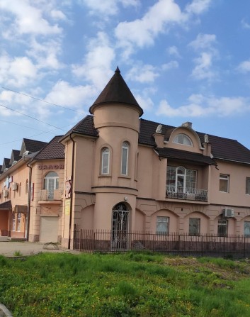 Продається , будівля в центрі міста  2 та 3 поверх - фото 1