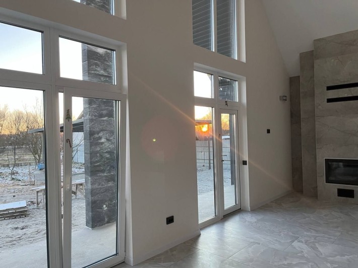 Новозбудований з ремонтом будинок. - фото 1