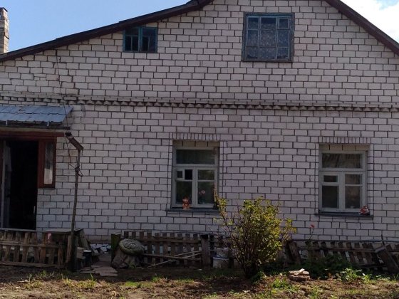 Продам 1/2 часть дома Звягель