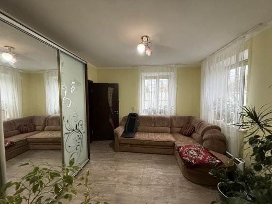 Продам в центре города Самар Самар