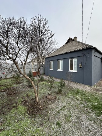 Продам хороший добротный дом а городе. - фото 1