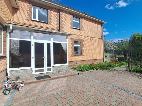 Будинок для великої родини Ромны