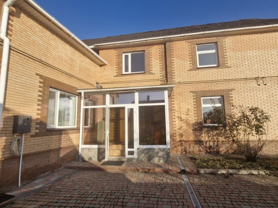 Продаж сучасного  будинку  в Ромнах! Ромни