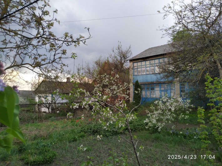 Продам 1/2 житлового будиноку. - фото 1