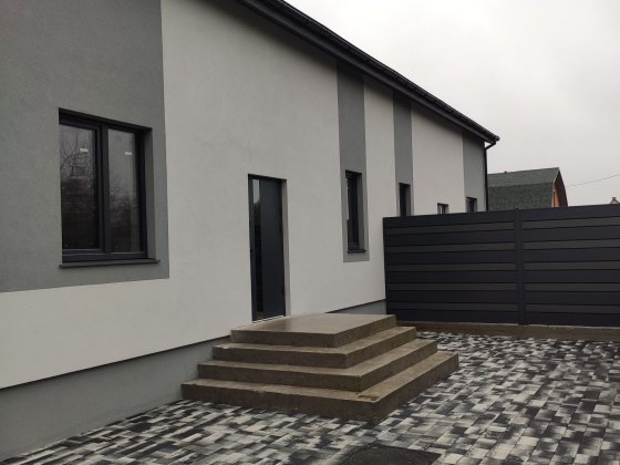 Продається таунхаус 115м2, 4 кімнати, 5 соток землі, два санвузла. Славута