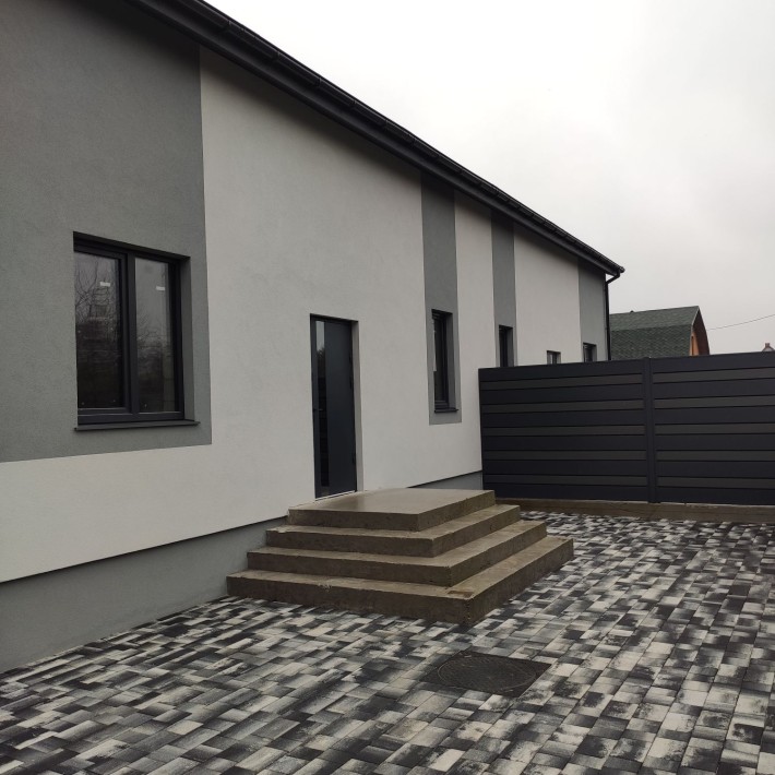 Продається таунхаус 115м2, 4 кімнати, 5 соток землі, два санвузла. - фото 1