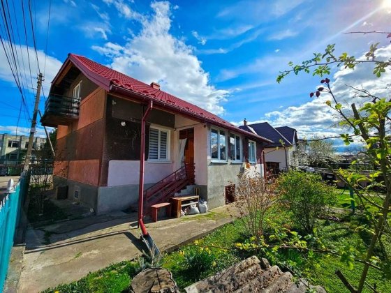 Продається добротний житловий будинок в центр. частині  м.Стрий... Стрий