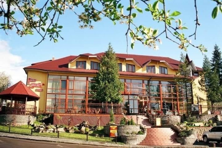 Продається готель в центрі Трускавця з землею - фото 1