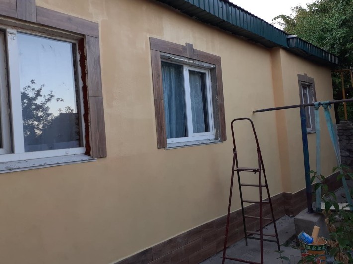 Приватні Продам ДВІ  нерухомість 160 квадратів ,100 метрів від мед кол - фото 1