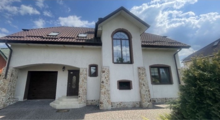 Продам будинок в центрі - фото 1