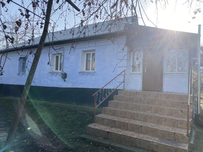 Продаж будинку на два входи - фото 1