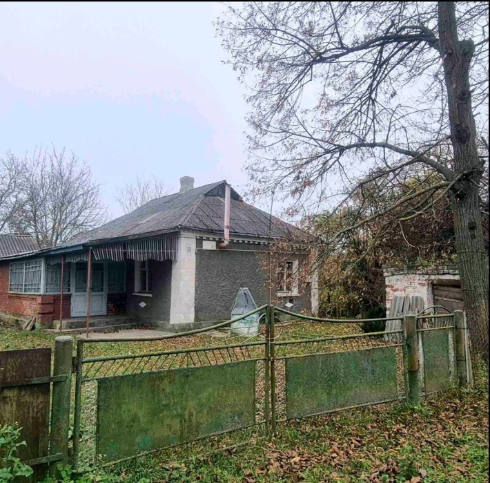 Продаж будинку  і земельної ділянки - фото 1