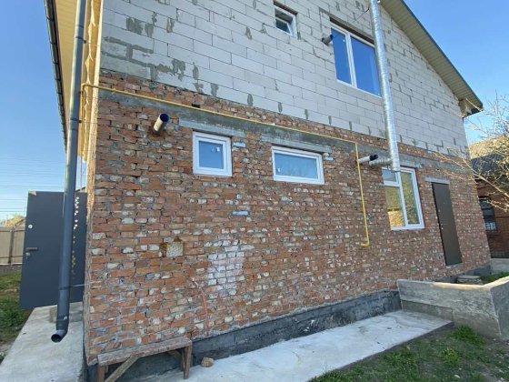 Добротний та просторий будинок з усіма комунікаціями! 32655 Хмельницький