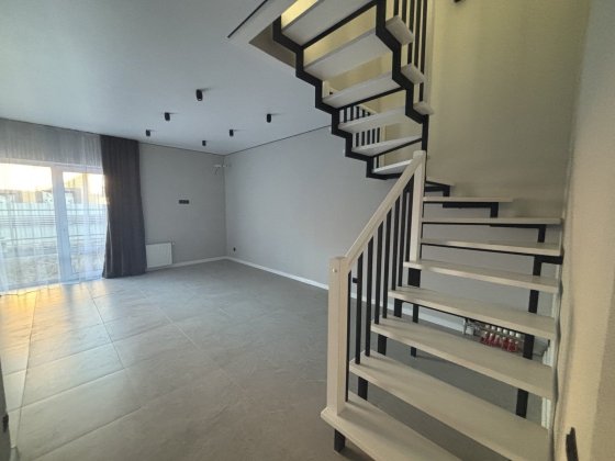 Продаж сучасного таунхауса в топ локації Агрономичное