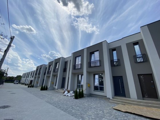 Таун 57000$, без комісіі агентства Зарванці