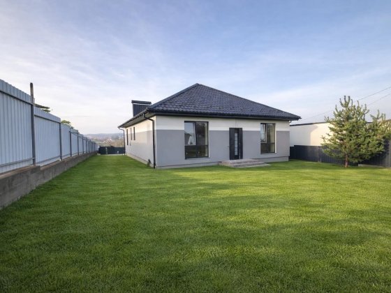 Сучасний Будинок в топ локації Зарванці