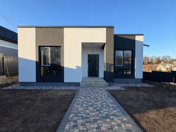 Продаж будинку в стилі хай-тек Зарванці