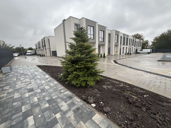 Продаж сучасного таунхауса з підвалом  в топ локації Зарванці