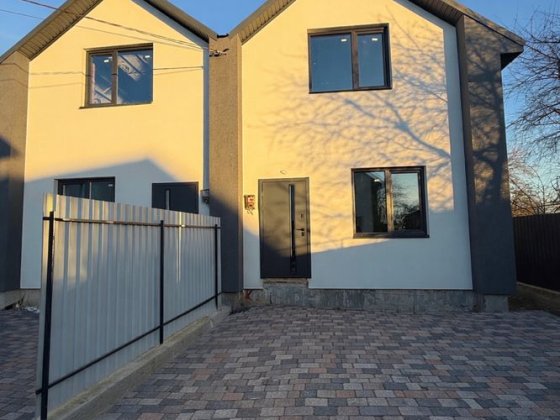 Дуплекс у передмісті Зарванці