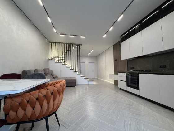 Продаж таунхауса з ремонтом Зарванці