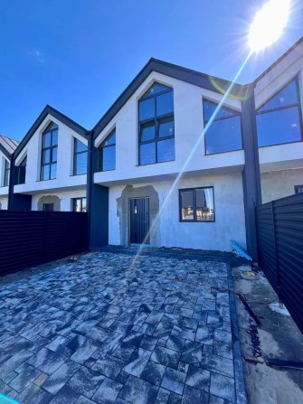 Сучасний таунхаус в Рованцях біля Луцька - фото 1