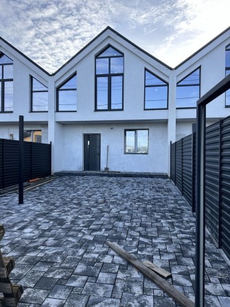 Таунхаус ( зроблений під чистовий ремонт) 105м2 - фото 1