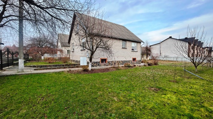 Добротний цегляний будинок на околиці Луцька, село Липини! - фото 1