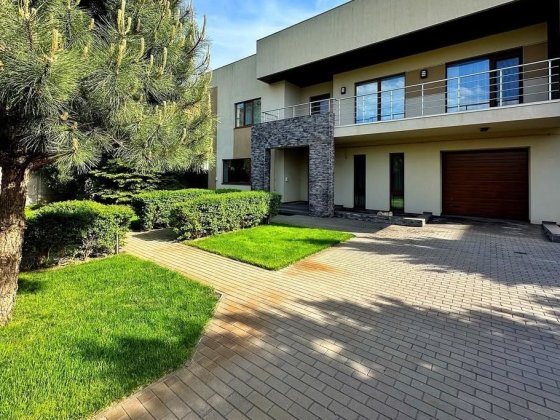 Продаётся современный капитальный дом в начале Обуховки лес река Обухівка