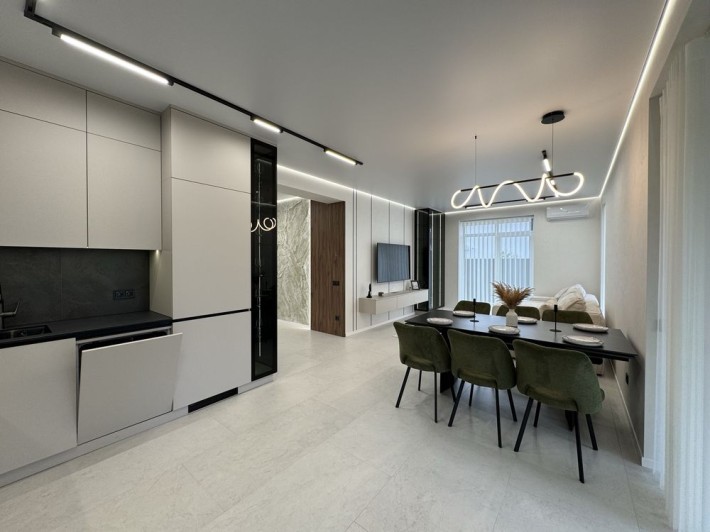 Продам гарний,якісний будинок в місті - фото 1