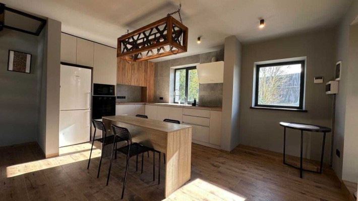 Будинок зі стильним ремонтом та меблями, Вовчинець - фото 1