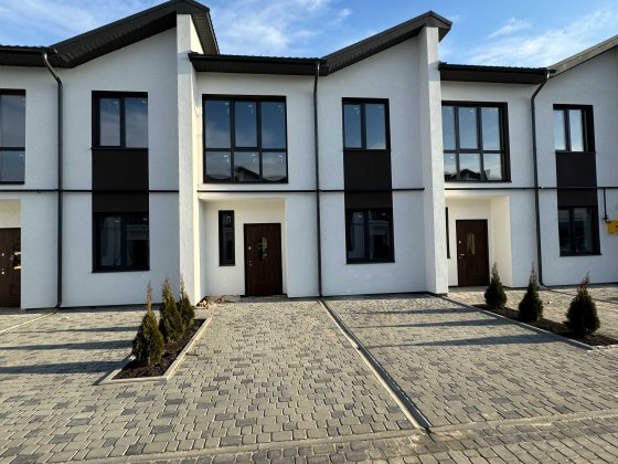 Продається внутрішній ТаунХаус 135м2  в Угорниках!!! Угорники