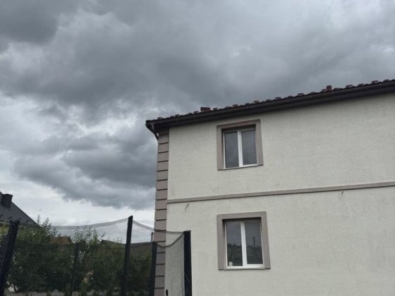 Великий будинок біля Велесу Метро Вовчинець