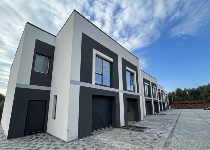 Просторий таунхаус 135 м² у закритому комплексі + власний гараж - фото 1