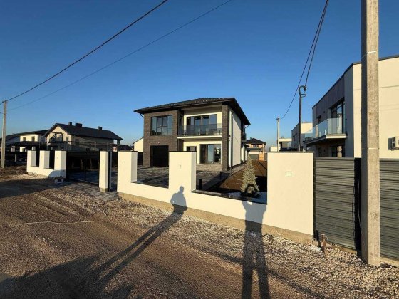 Продаж  будинку 200м2 в Крихівцях з ділянкою 8.5 сот Топова локація . Криховцы