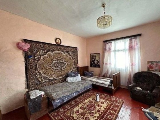 Центр Надвірної ,продаєтсья будинок з 34 сотих Надвірна