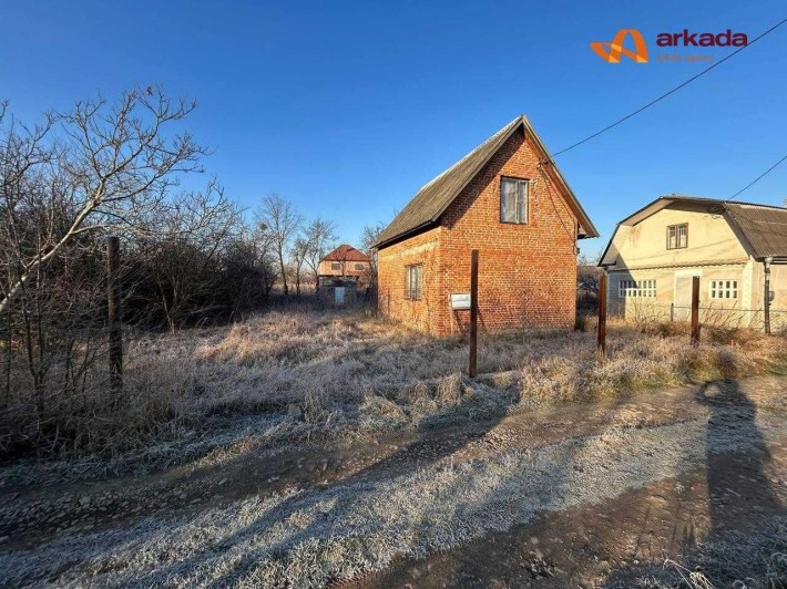 Дачний будинок з ділянкою за 20 хвилин від центру - фото 1