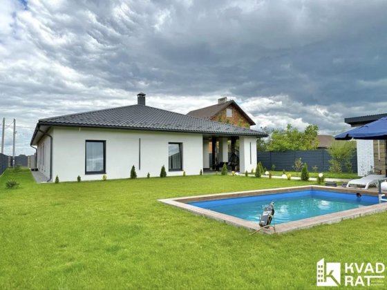 Продаю одноповерховий будинок з басейном з якісним ремонтом Чукалівка